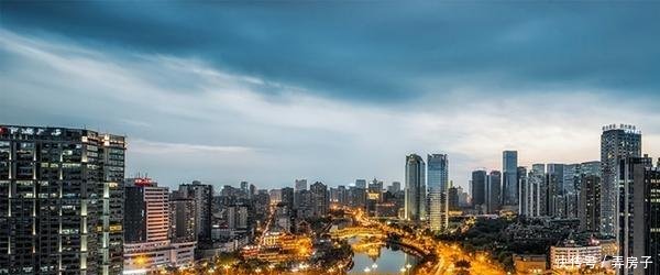 中国的这个省会城市不得了，入围新一线城市，即将超越天津