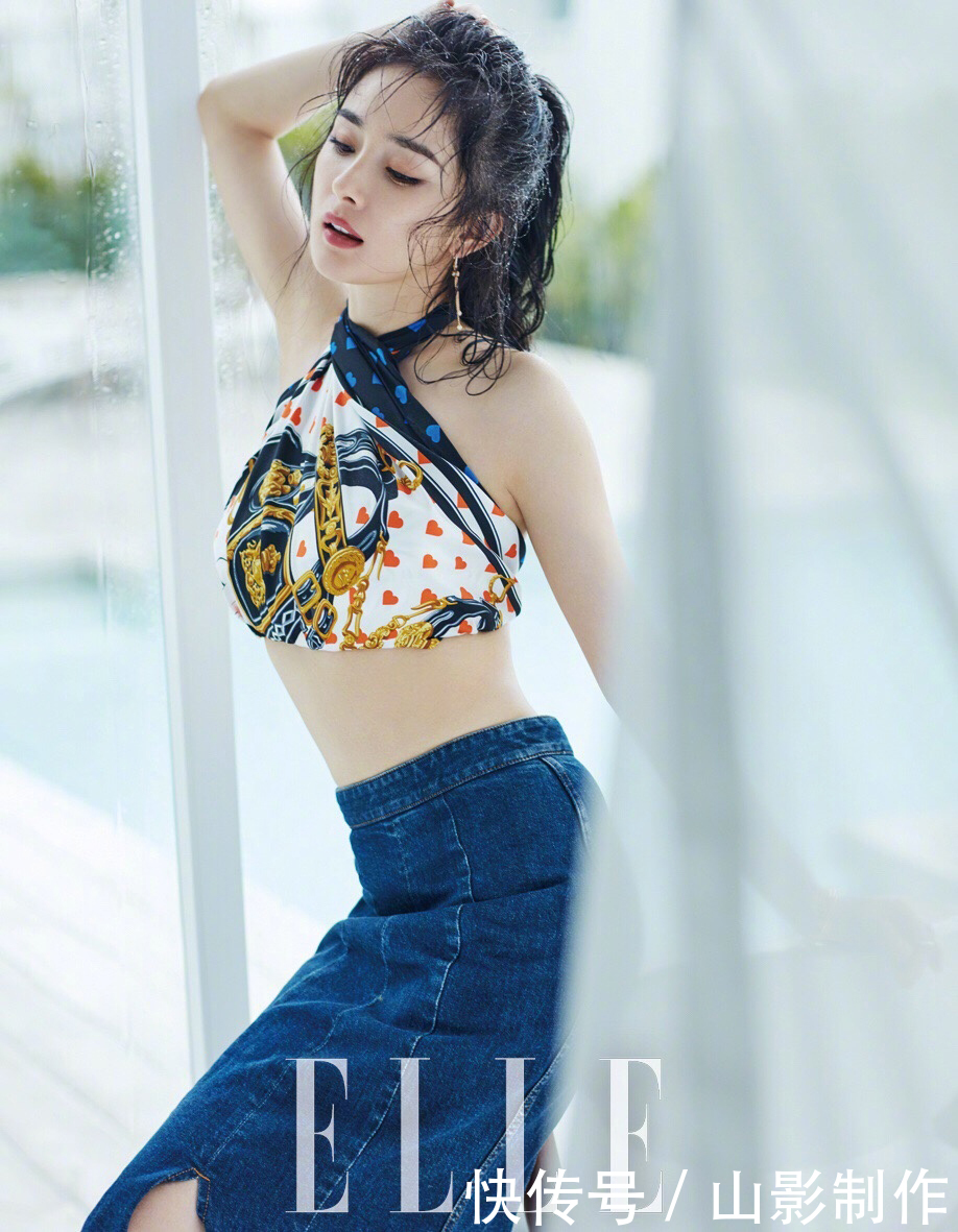 大胸妹子夏天这样穿才是真正的性感！