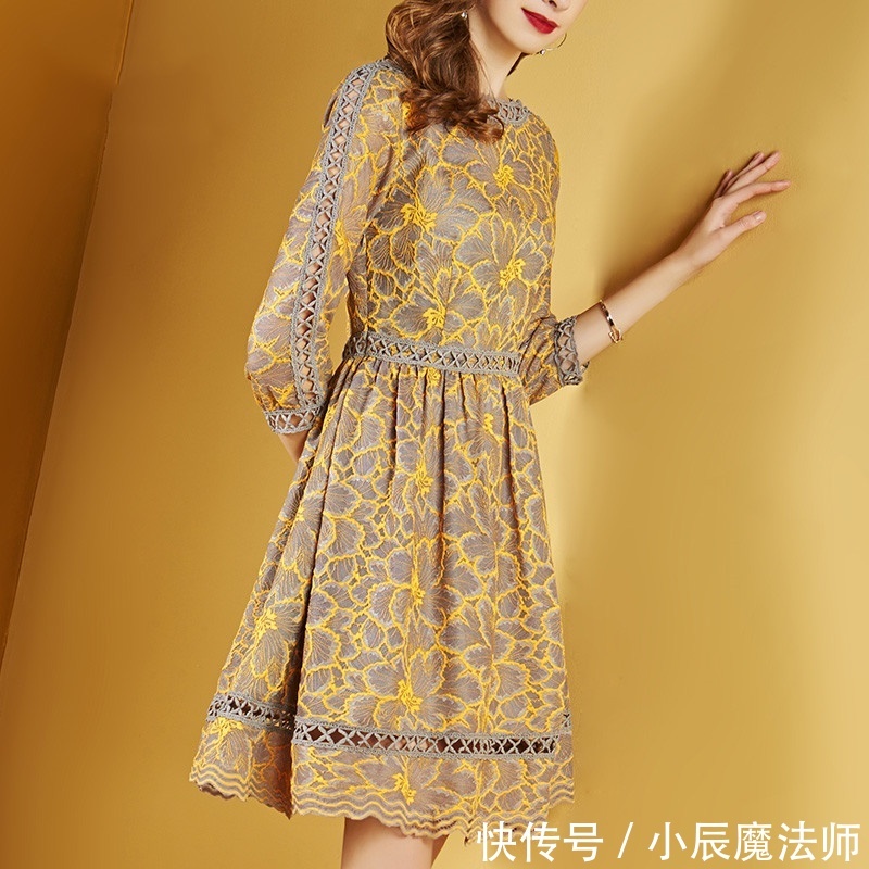 优雅:看到今年的印花裙,忍不住给自己买了两件,没想到连妈妈都夸美