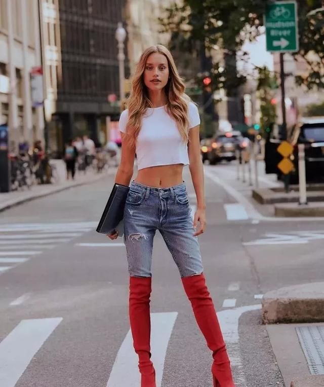 维秘面试小姐姐腿长180cm、E罩杯,这真的是人类的存在?