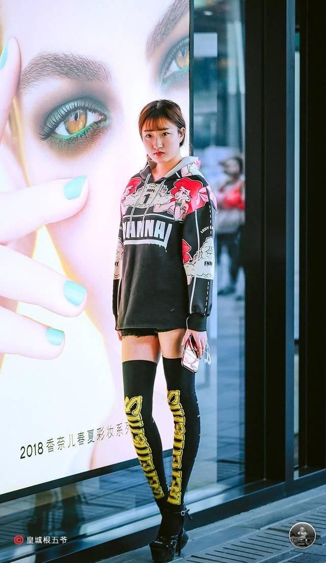 『要让自己』街拍普通的女孩子,原来也可以拥有这样美丽的时髦感觉