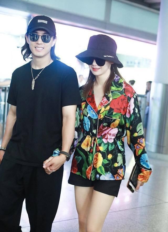  『春天』春天花衬衫怎么穿搭才能零失误？这样搭配高级又时髦！