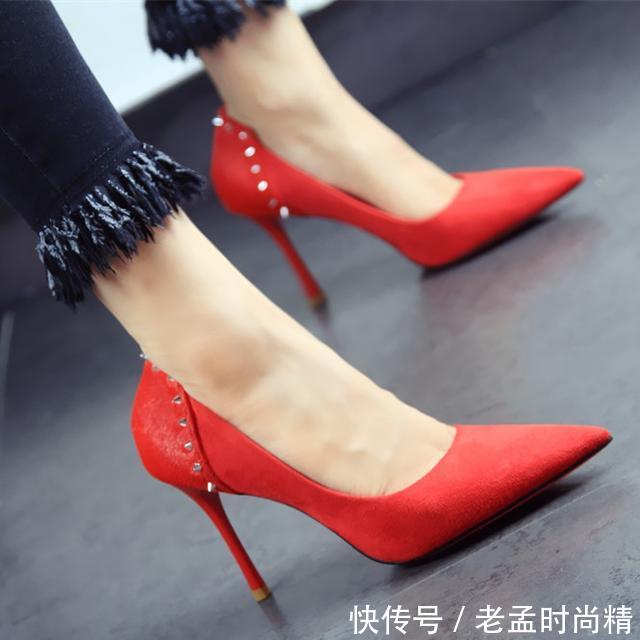  『女人』女人的鞋柜里永远少一双鞋子百搭 尖头高跟鞋让你显瘦高挑又时髦！