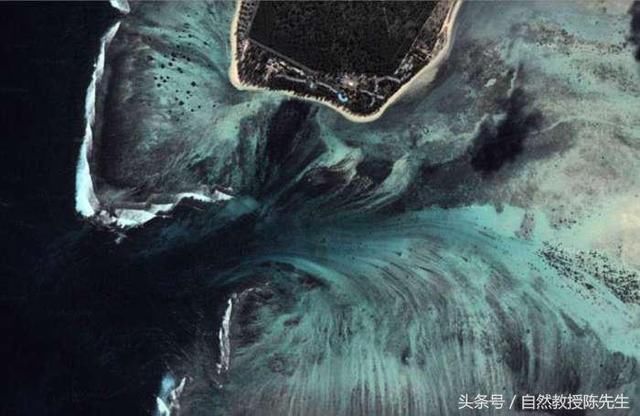 海底下竟然有个深海大瀑布倾泻而下，但真实奥妙却不是你想的那样