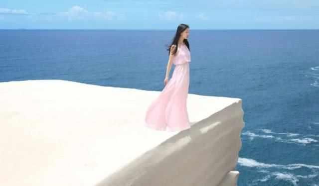 澳大利亚“蛋糕悬崖”,多名游客因拍照坠崖都没起到警示作用!