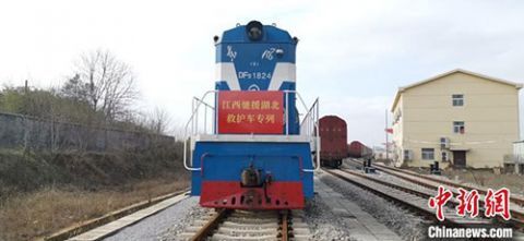  专列|满载72辆负压监护型救护车 江西专列紧急驰援武汉