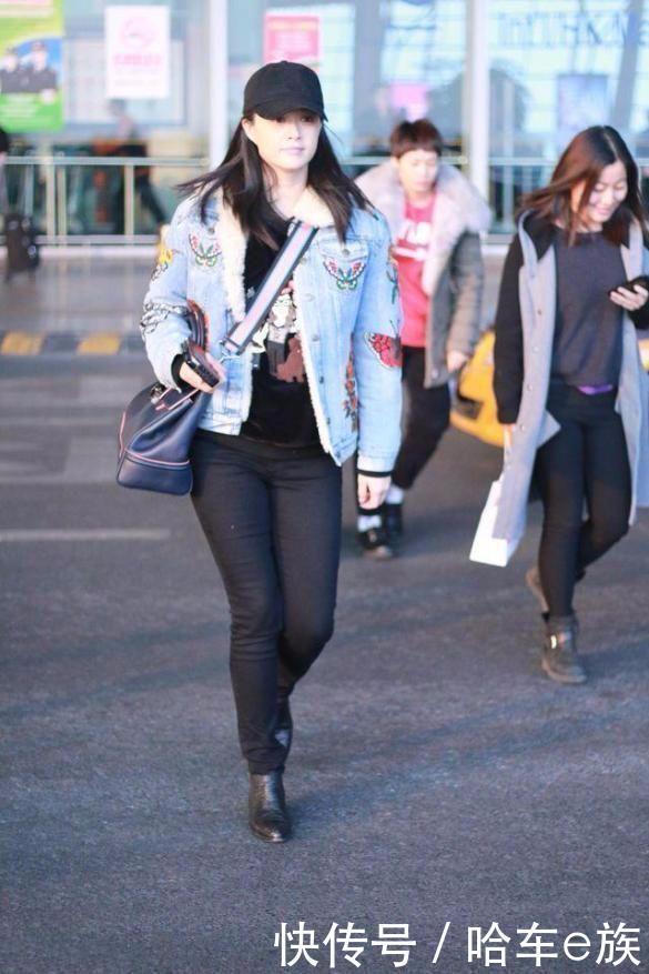 蒋欣为了遮住那2斤大白肉，居然穿成这样 网友：真是费尽心机啊