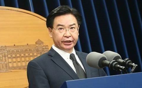 风波不断却＂屹立不倒＂ 吴钊燮被轰:到底做啥贡献了?