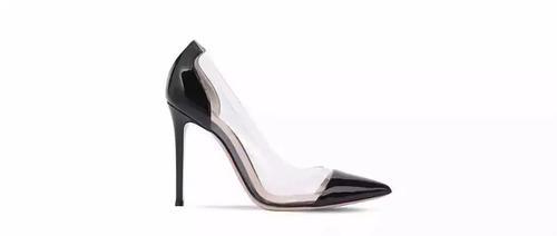 迪丽热巴你真的过分了，穿着透明鞋子就要出门？舒淇的衣服都透了