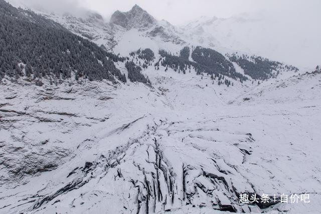 中国唯一的黑色冰川在这里，每年都会雪崩，场面十分壮观！