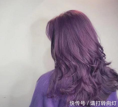  #女人#女人35岁以后，这4种“装嫩发色”最好别染，反而显土显老气