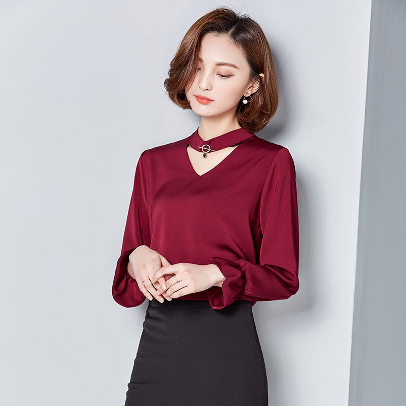 大胸女人真敢穿!这样穿妩媚诱人，街上男人全盯着看