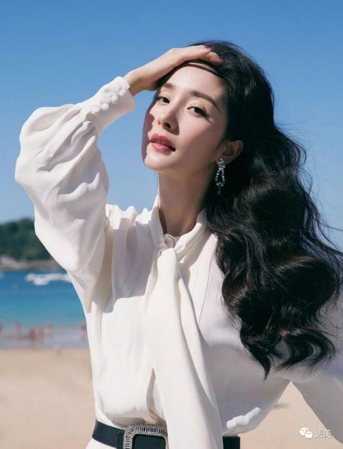 唐嫣短发老10岁,娜扎被夸仙女,热巴好惨