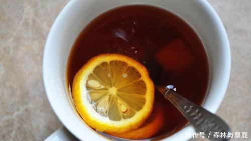女性不想满脸皱纹，常用此物泡水喝，美白祛斑，肌肤又有弹性