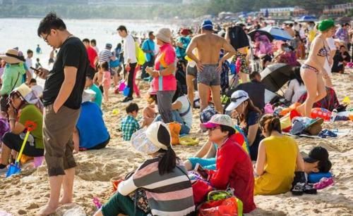 为什么很多东北人都喜欢去三亚过冬?而基本不去海口