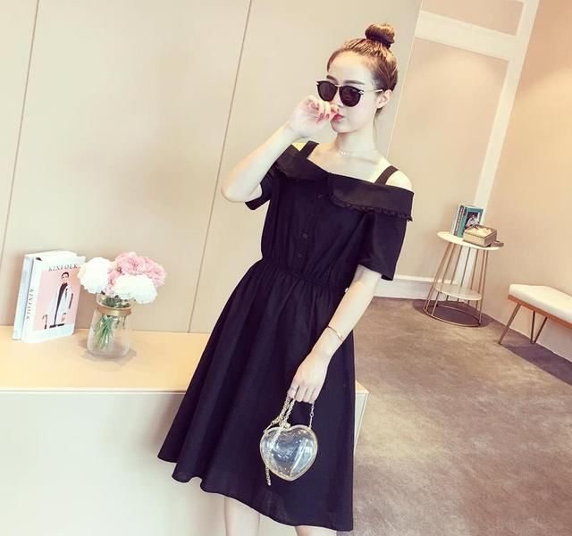 裙子别再穿了、现下流行“一字肩”仙女裙，显白显嫩显腿长、真美