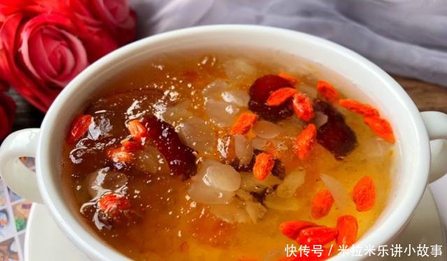  「补水」秋天，女人要多喝这碗糖水，补水效果好，比敷面膜强多了