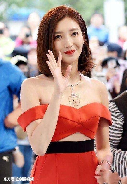 江疏影，上半身尺度堪比泳衣, 网友: 不是身材好根本挂不住!