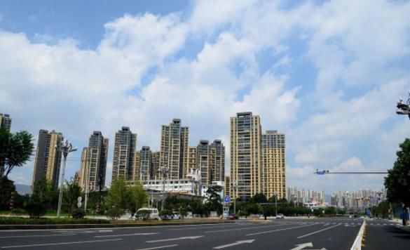 云南省最干净的城市，干净程度不输日本，街上几乎看不见垃圾！