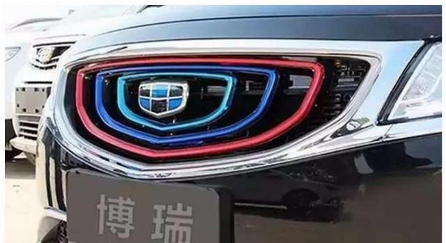 『设计』为啥很多人都给车贴“三色带”?不懂含义别瞎效仿,只会惹人笑话