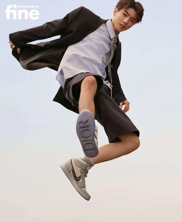  上线@“运动风男友”王俊凯已上线，活力少年风满满！