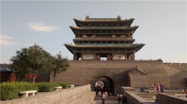 山西晋商有多富?银车拉来四方财,古城石头车道压出47米车印