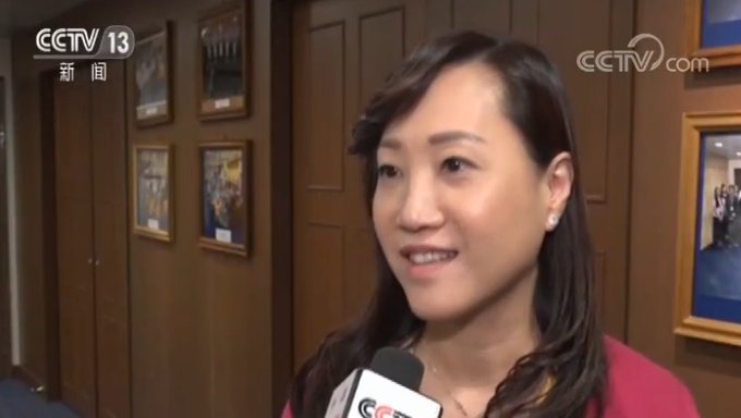  [马忠礼]香港市民中秋撑警：祝香港明天更美好