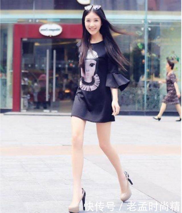  #女性#街拍尖头鞋高跟鞋，美感全面UP，展现女性的优雅
