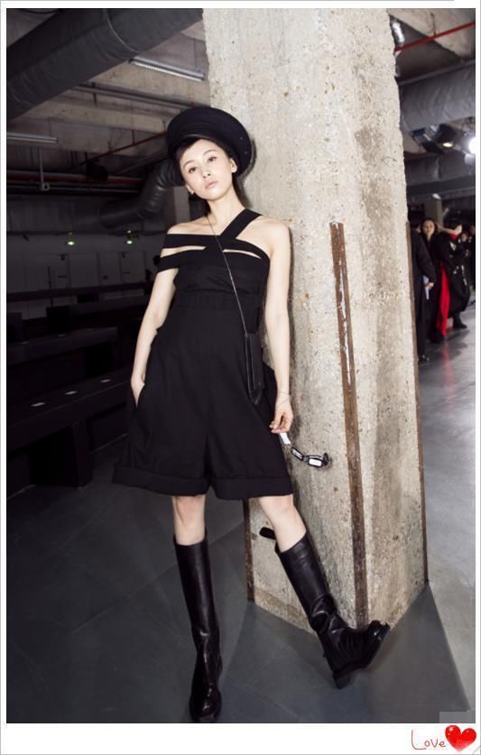 看了景甜贝雷帽，再看看王子文，才知道轻熟女与精灵女差距有多大