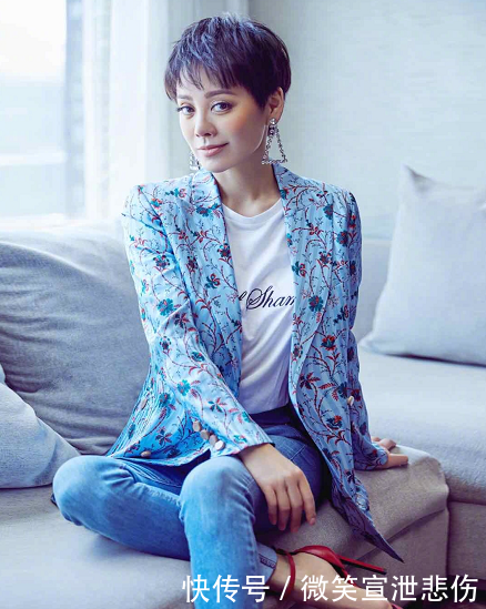 宁静因为耿直被热议，46岁的她打扮起来还是御姐，谁能说她老