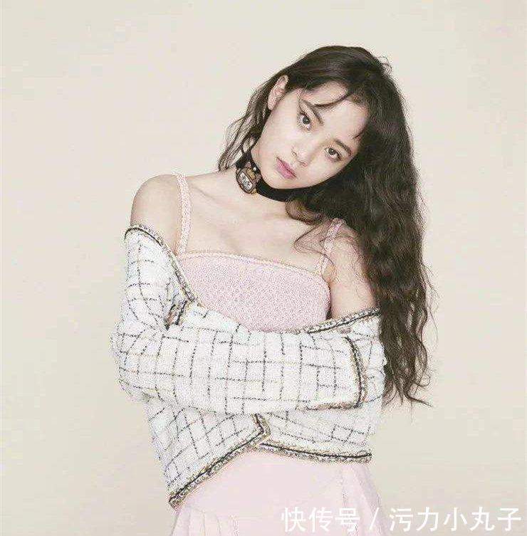 年轻的资本,欧阳娜娜的吊带裙,真的是怎么穿都好看