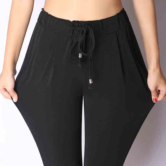 女人若不差钱，强烈建议穿这几款秋装，配烟管裤，减龄十岁都不止