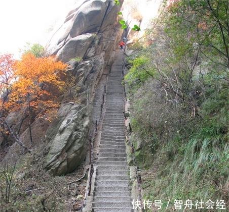 中国最危险的一个景点, 脚下就是万丈悬崖!