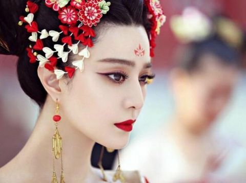 各版本的武则天造型,刘晓庆演少女不如潘迎紫