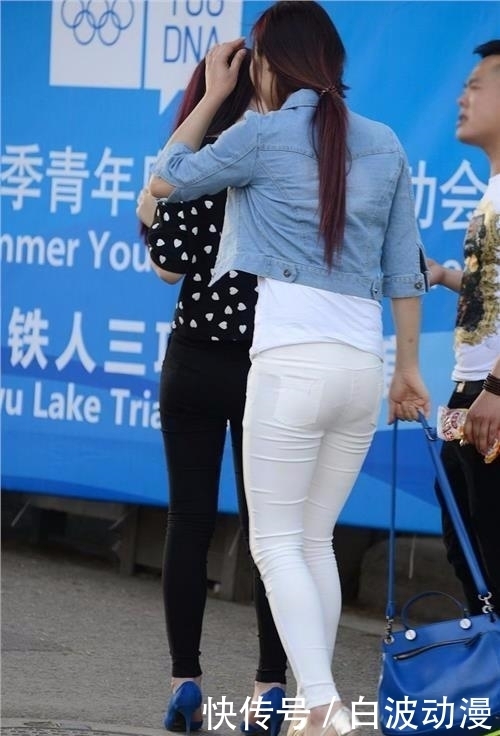  [件白色]白色修身裤的最大好处就是正面和背面都没有死角
