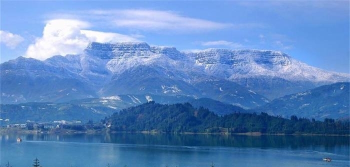 四川被封禁6年的景区，终于重出江湖，网友：九寨沟遇到对手了