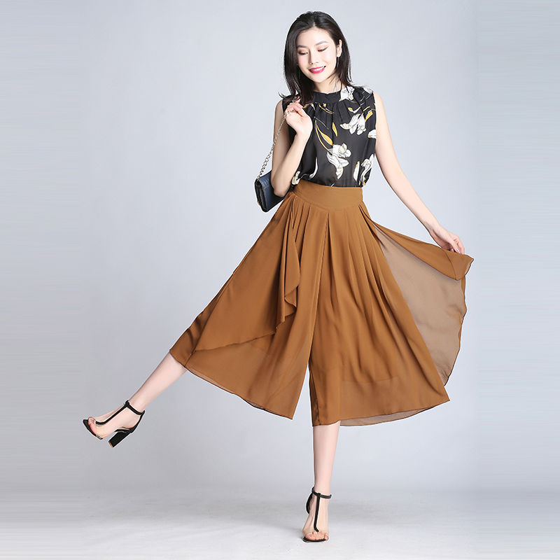 穿裙子很多时候都不方便，还是这种裤裙好，比裙子还美也不怕走光