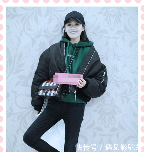 马思纯真大胆！深V秀香肩，网友上半身迷人，下半身雷人！