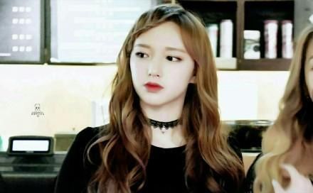 程潇反重力头盔刘海又厚又呆，鞠婧祎早期铁刘海仍然是清秀佳人