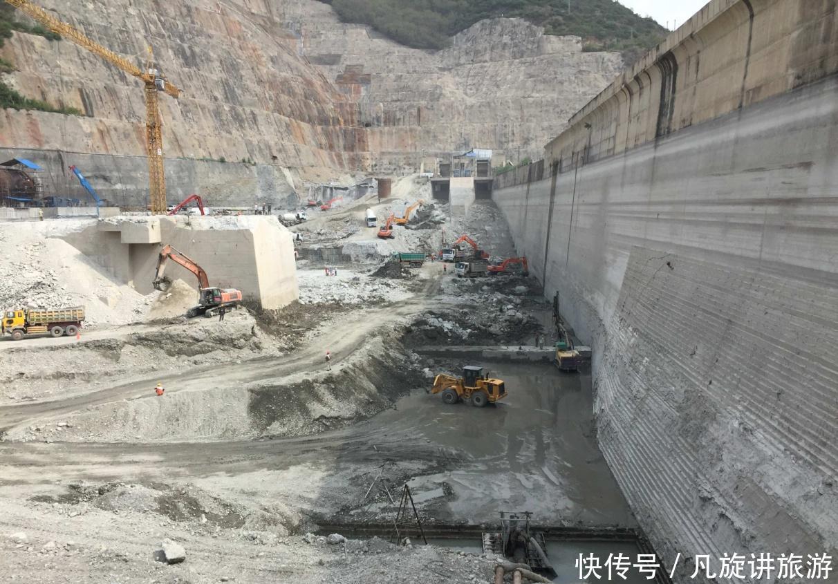 中国再为巴铁出手，帮建最大水电站，120米钢柱插入喜马拉雅山！