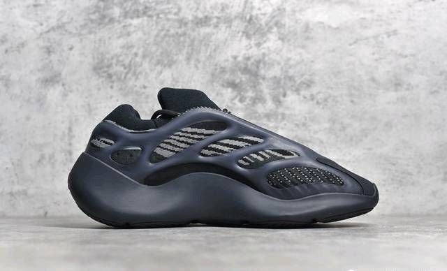 『椰子』Yezzy 700v3黑色灵魂,椰子值多少钱?