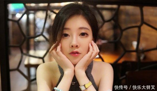 27岁冯提莫的身高有多“矮”？请注意迪丽热巴的这双眼神