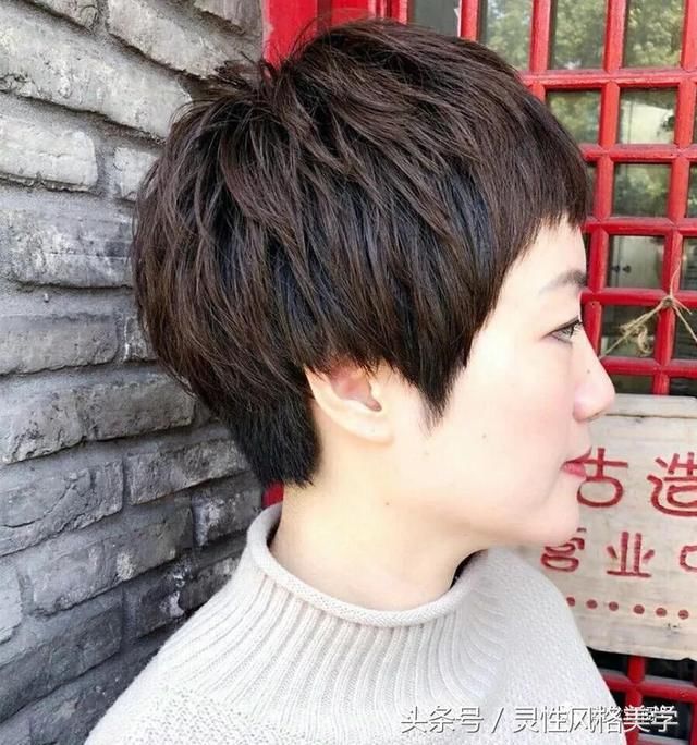 头发散下来的季节到了，你可以换款发型了，各种年龄段都有！