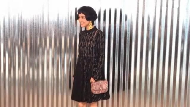 吴昕纽约时装周秀大长腿，气质短发像极了奥黛丽赫本