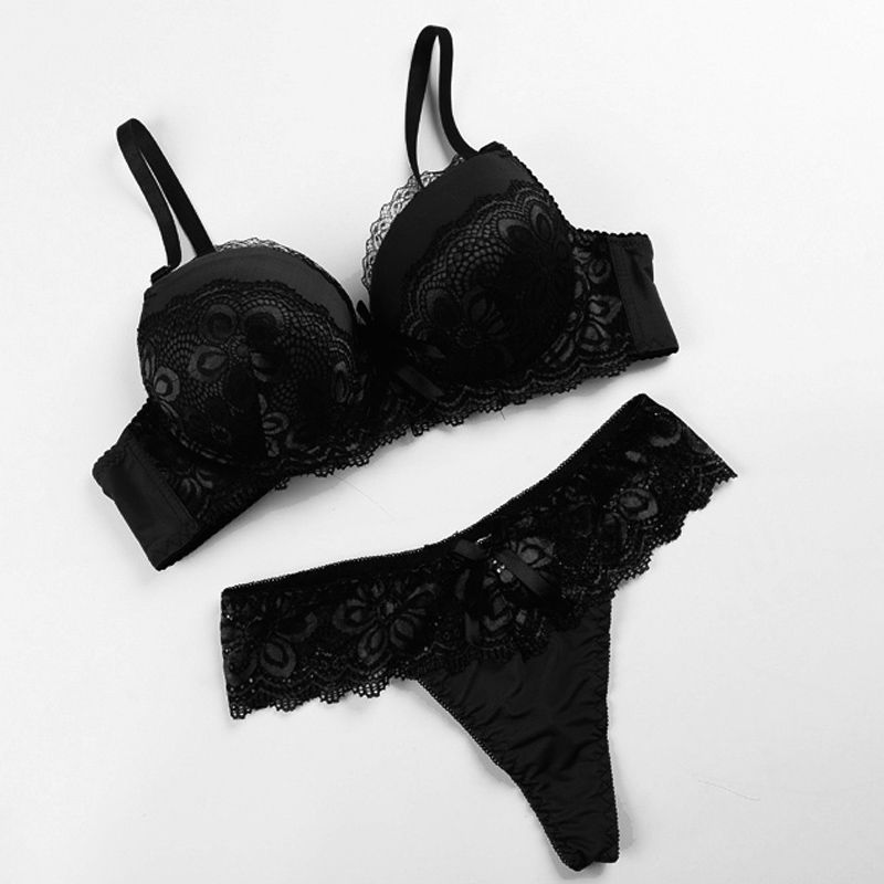 透明文胸不算什么了!后面还有更厉害的，实在让人善解人“意”