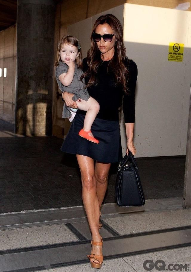 看了贝嫂的腿,男人都怀疑人生,真不知道贝克汉姆这21年怎么过的