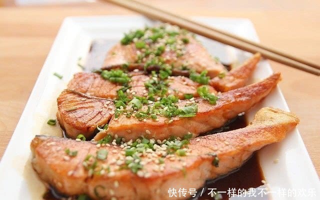 『餐桌』一张餐桌的长度,一双筷子的距离