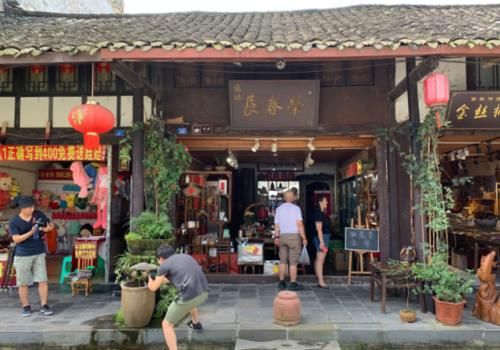 成都西郊最美“古镇”，美女如云人气火爆，门票免费景色迷人！