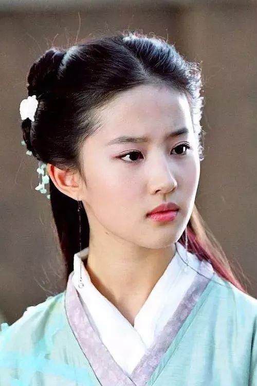 12位戴长耳环超美的古装女子，舒畅刘亦菲上榜，杨颖美出新高度