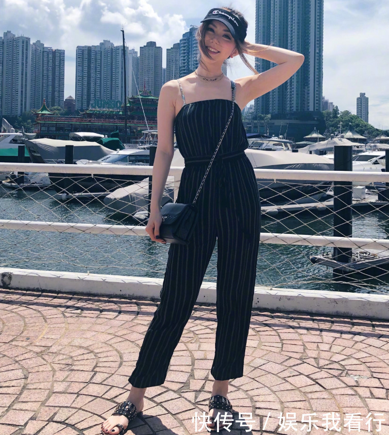 邓紫棋一袭低胸装加身，美得我已路转粉，连身后的大叔都盯着看！